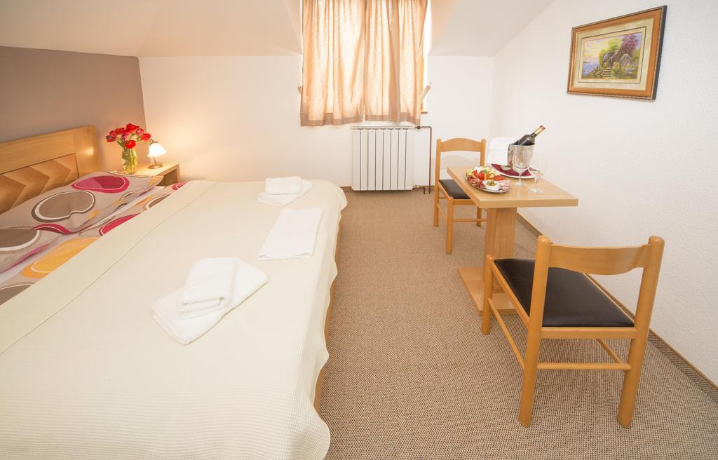 Plitvicka Vrela Hotel Grabovac  Buitenkant foto